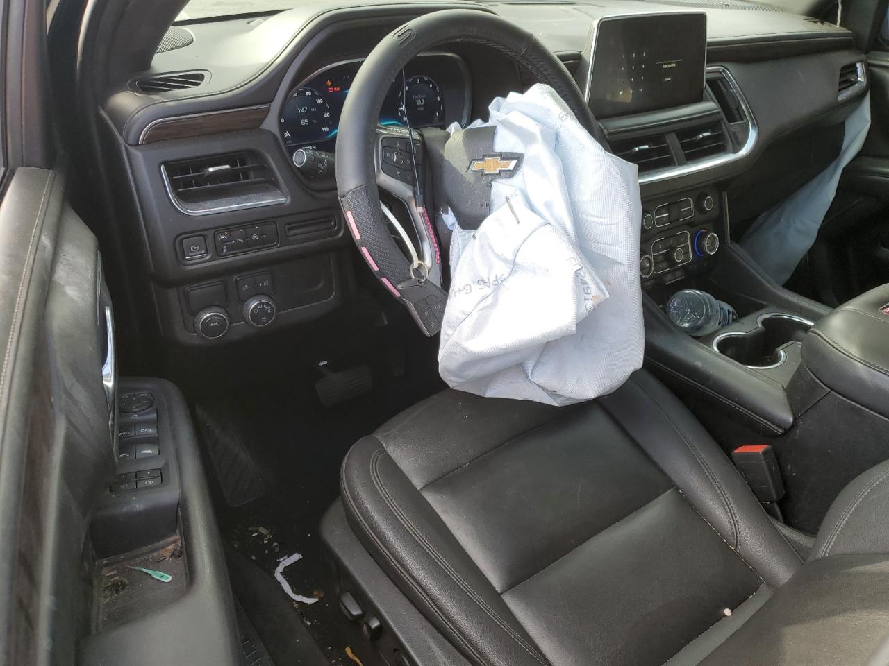 Chevrolet Suburban C1500 Lt Image 6