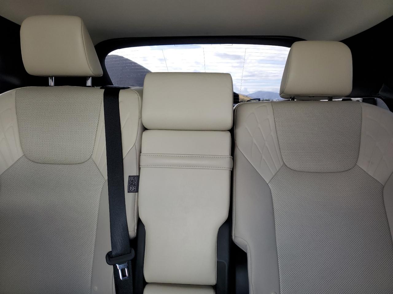 Lexus RX 350 Base Image 12