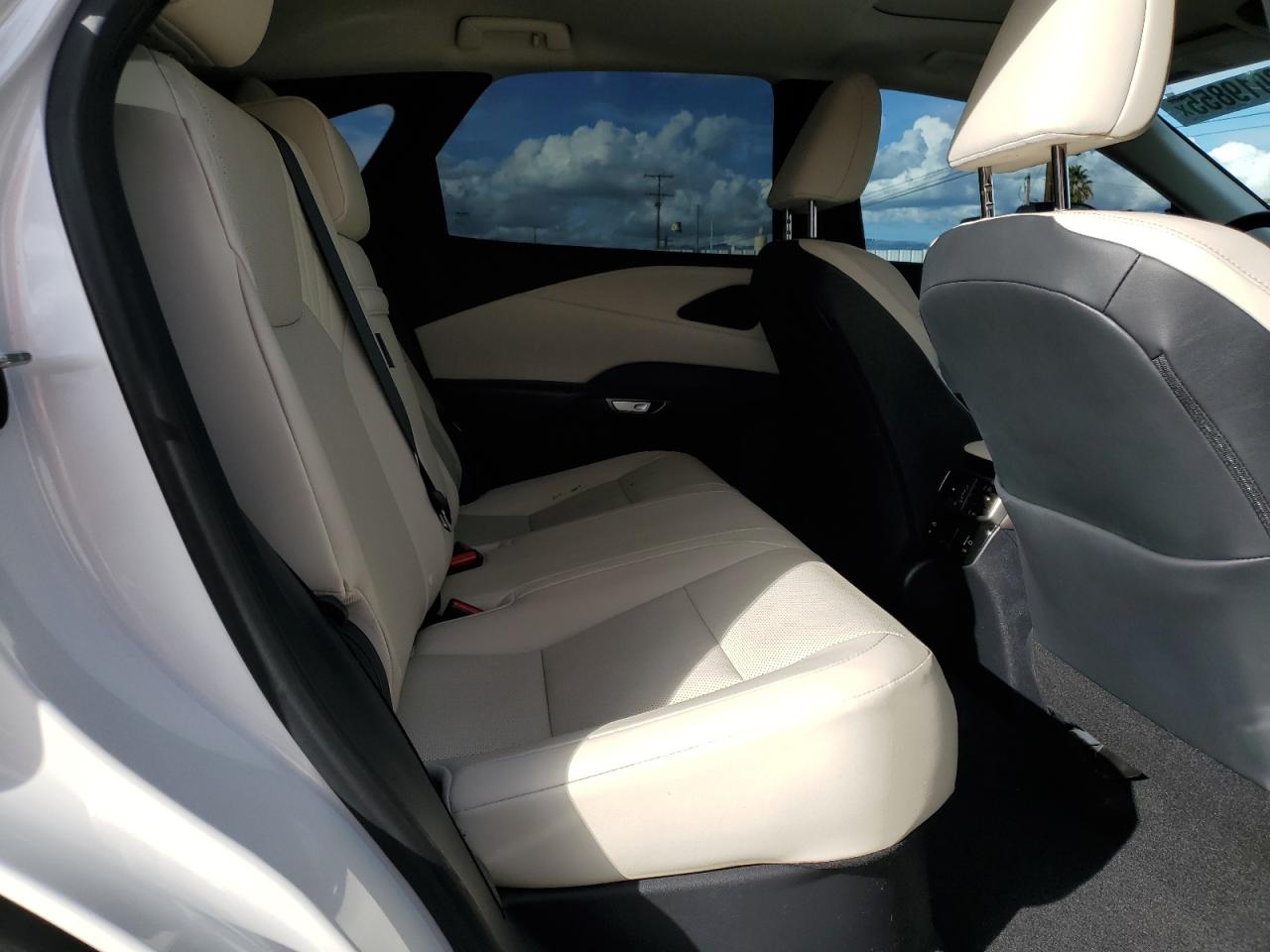 Lexus RX 350 Base Image 11