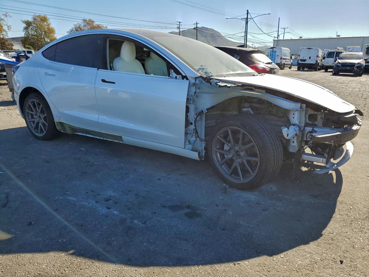 Tesla Model 3 Image 9