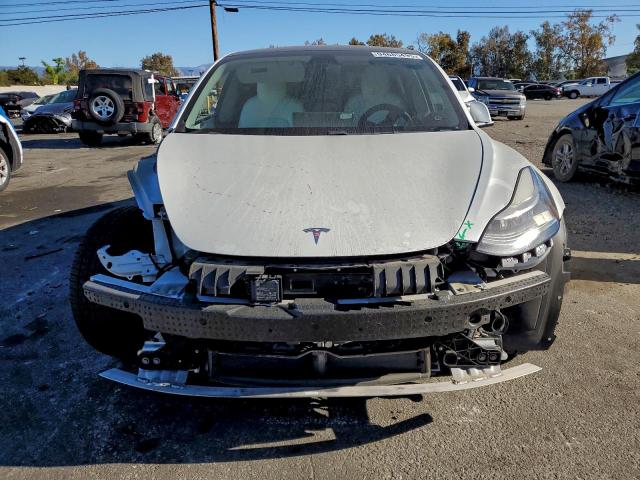 Tesla Model 3 Image 6
