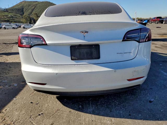 Tesla Model 3 Image 3