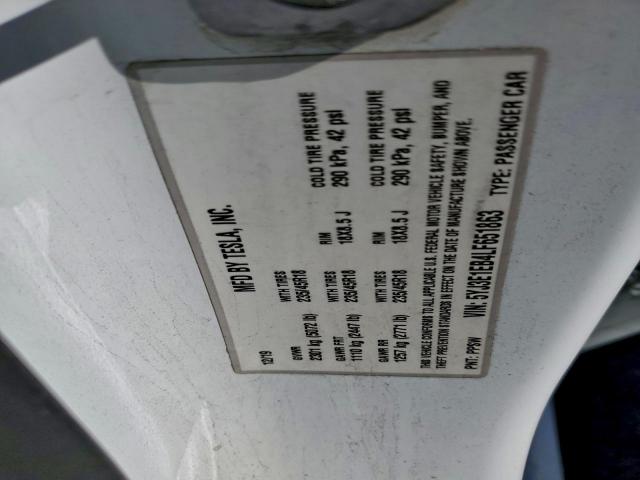 Tesla Model 3 Image 8