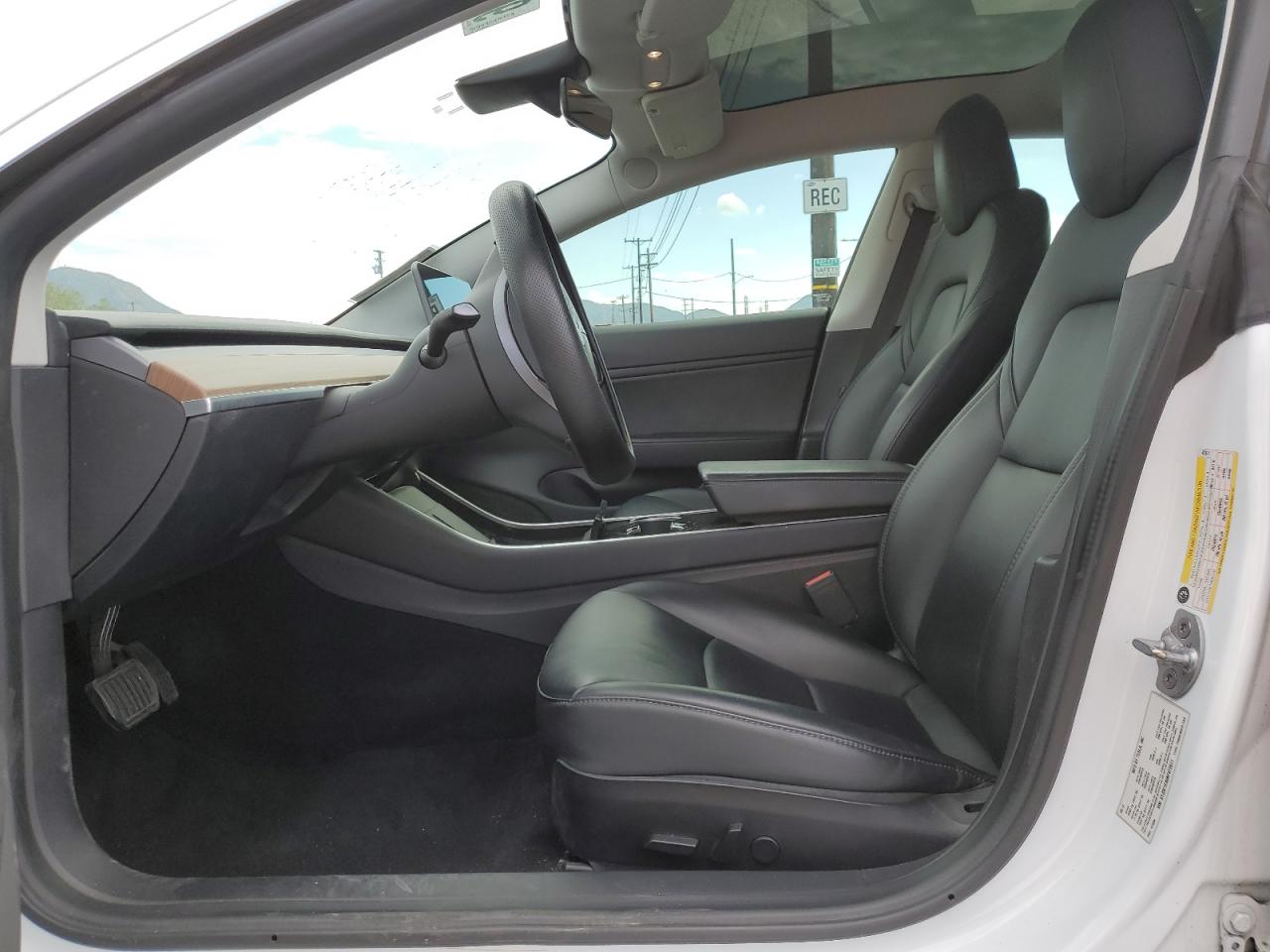Tesla Model 3 Image 6