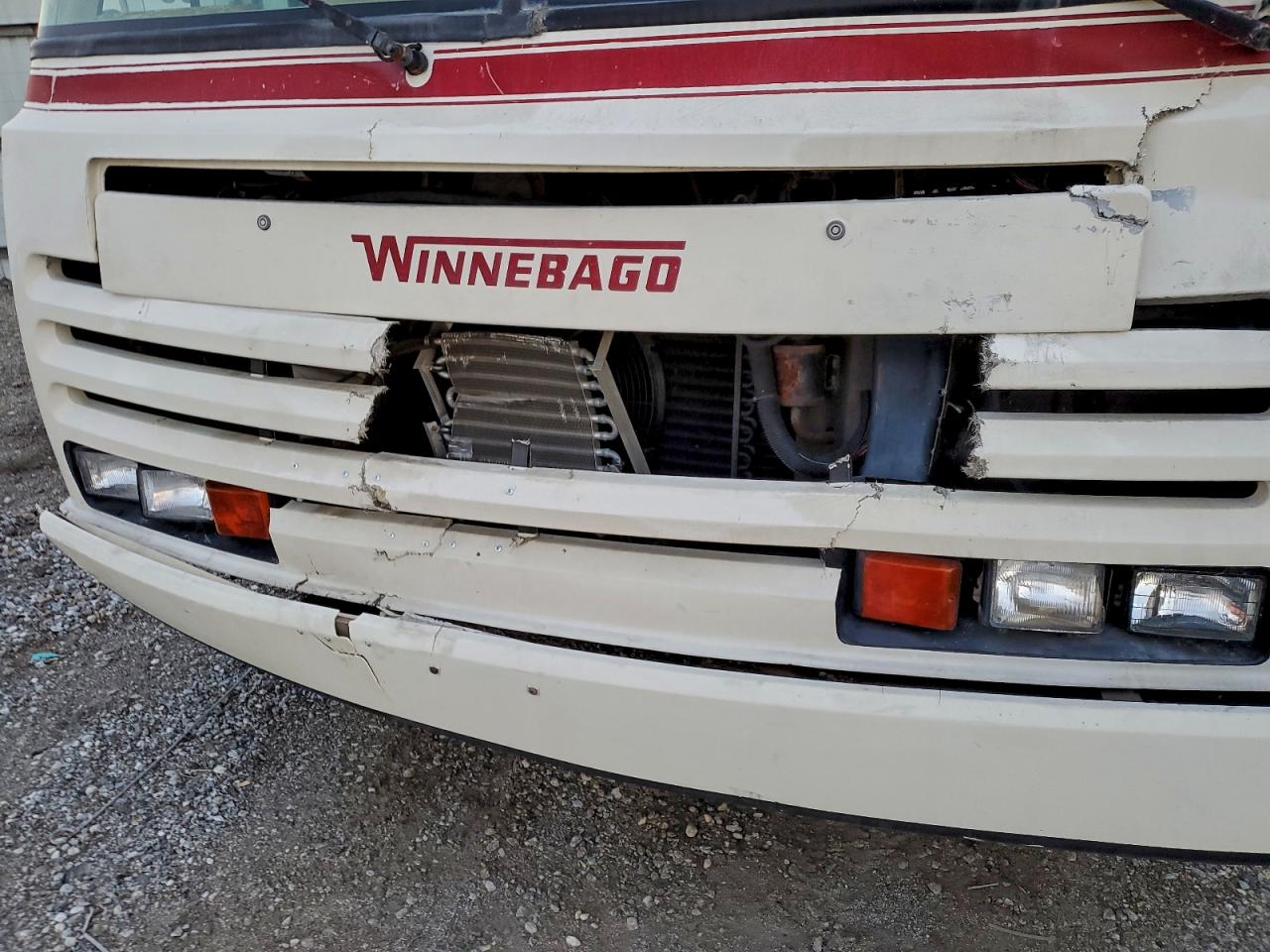 Chevrolet P30 Image 10