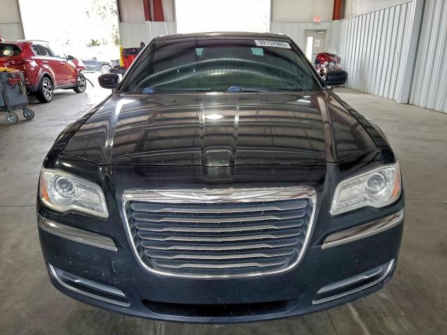 Chrysler 300 Image 2