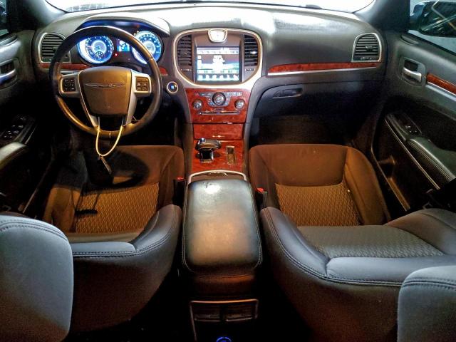 Chrysler 300 Image 10