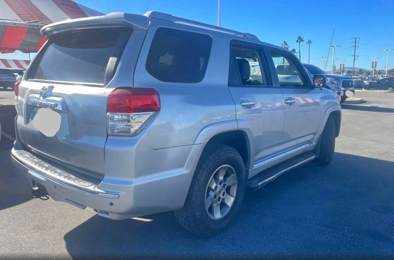 Toyota 4Runner Sr5 Image 3