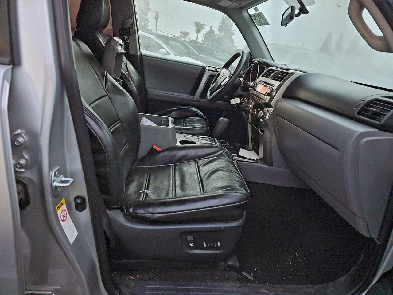 Toyota 4Runner Sr5 Image 2