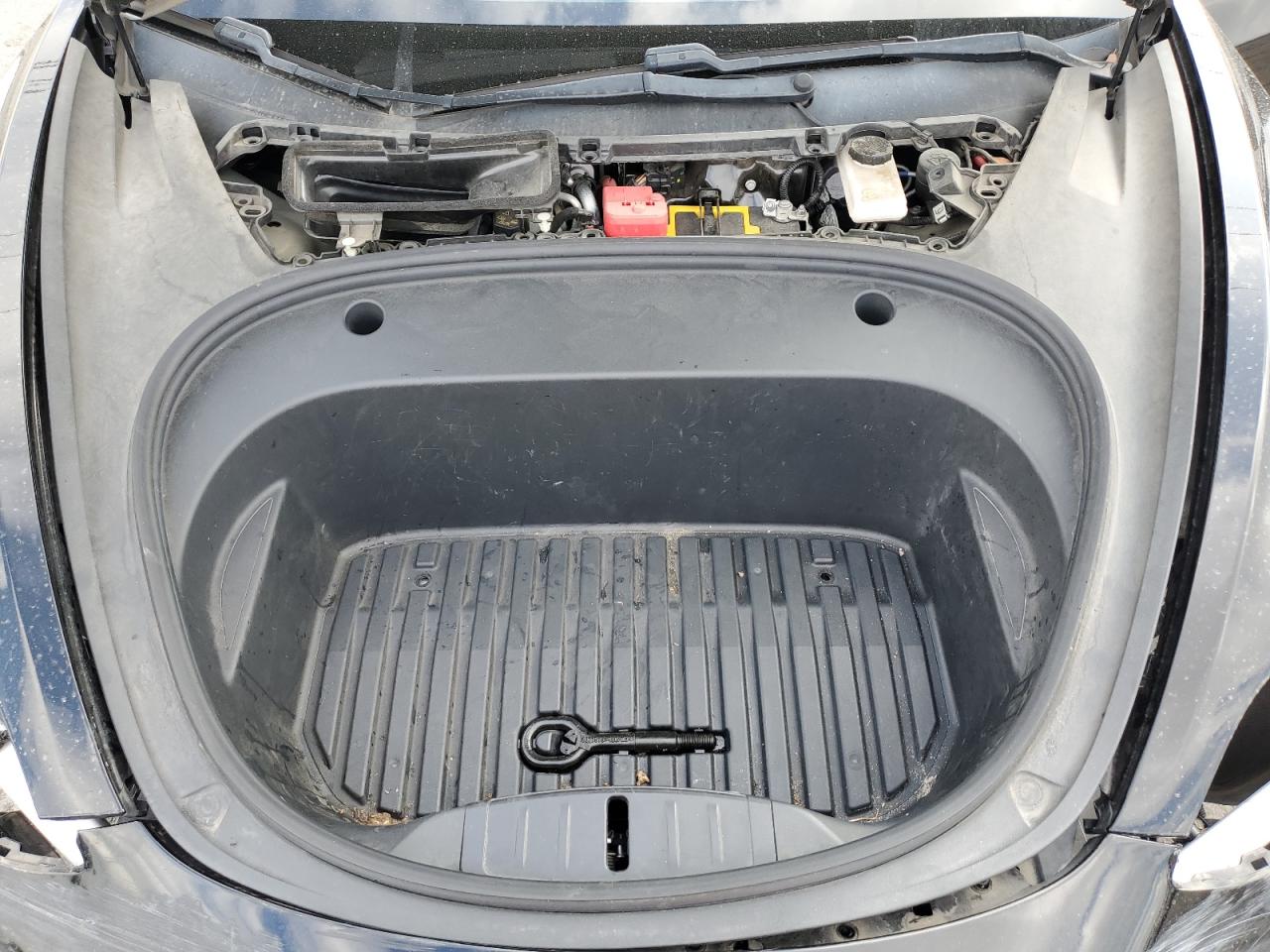 Tesla Model 3 Image 9