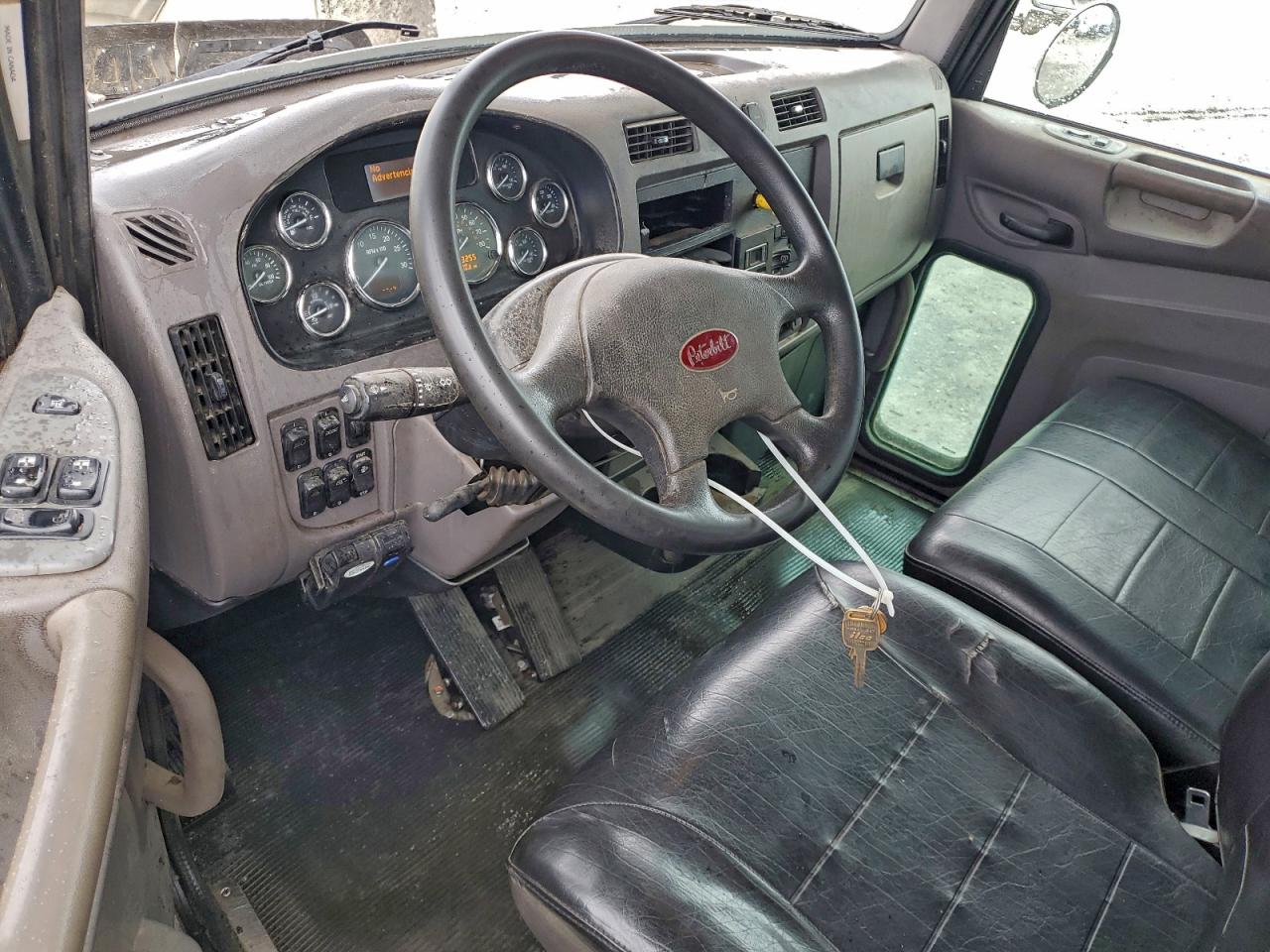 Peterbilt 337 Image 10