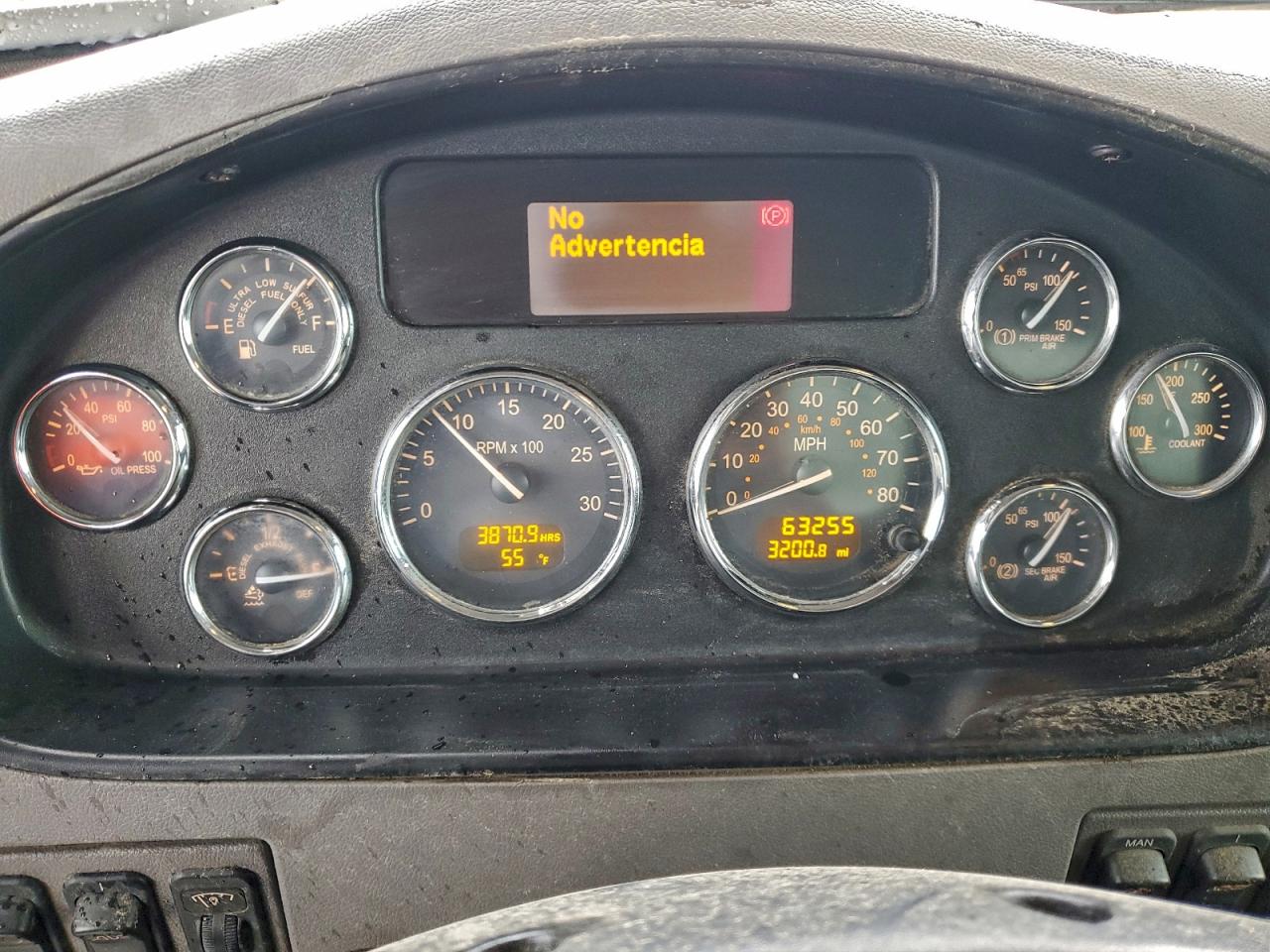 Peterbilt 337 Image 7