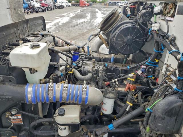 Peterbilt 337 Image 9