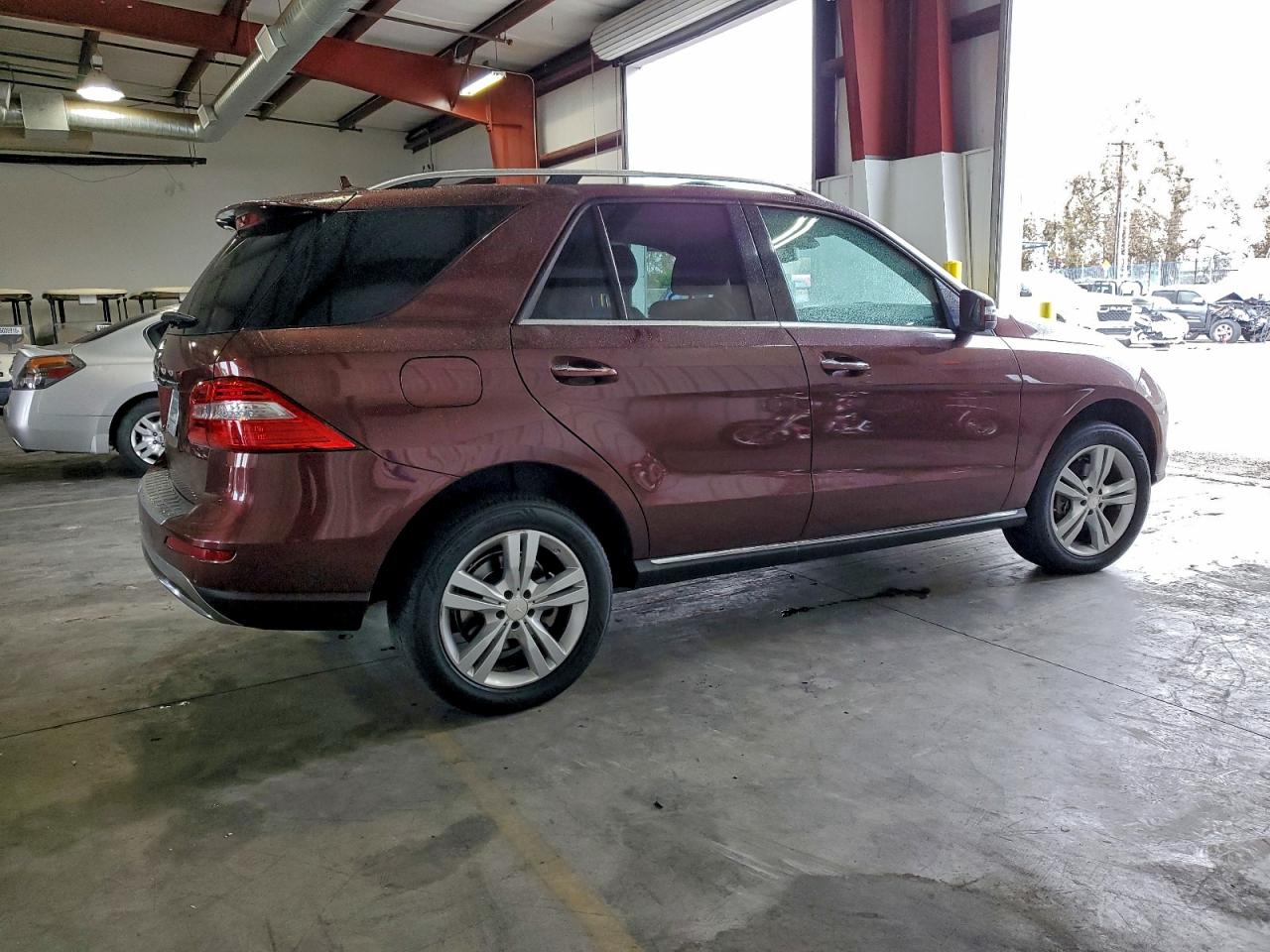 Mercedes-Benz M-Class 350 Image 2