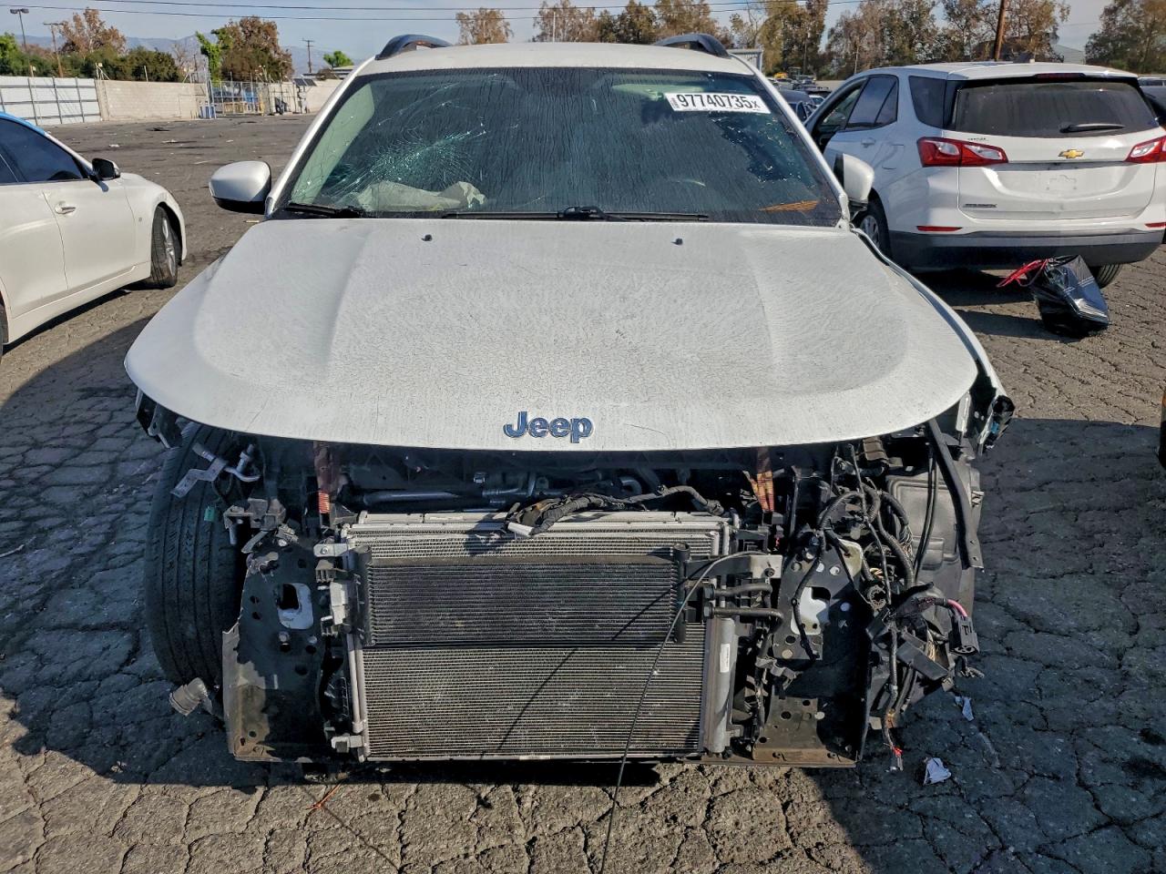 Jeep Grand Cherokee Latitude Image 3