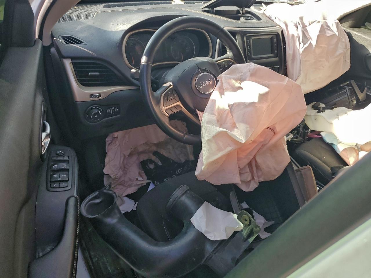 Jeep Grand Cherokee Latitude Image 9