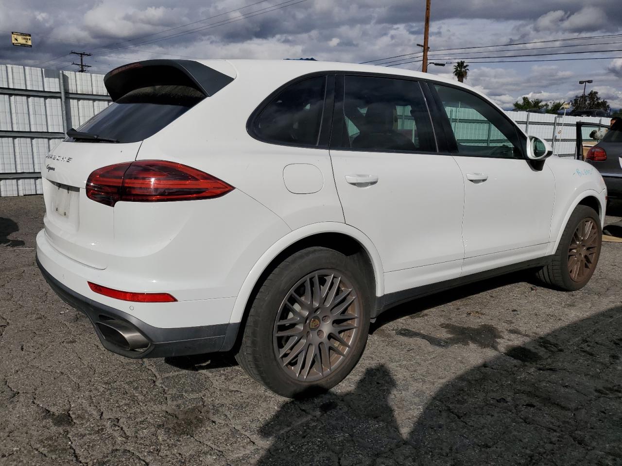 Porsche Cayenne Image 6