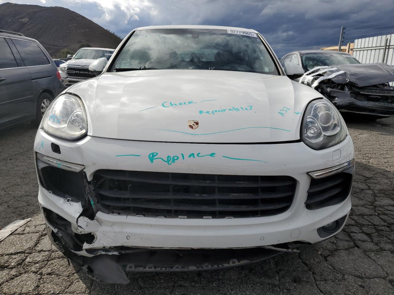 Porsche Cayenne Image 5