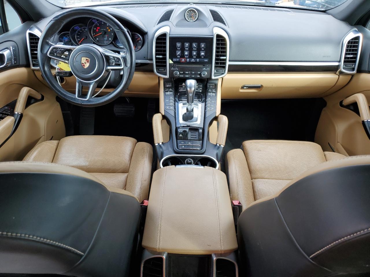 Porsche Cayenne Image 9