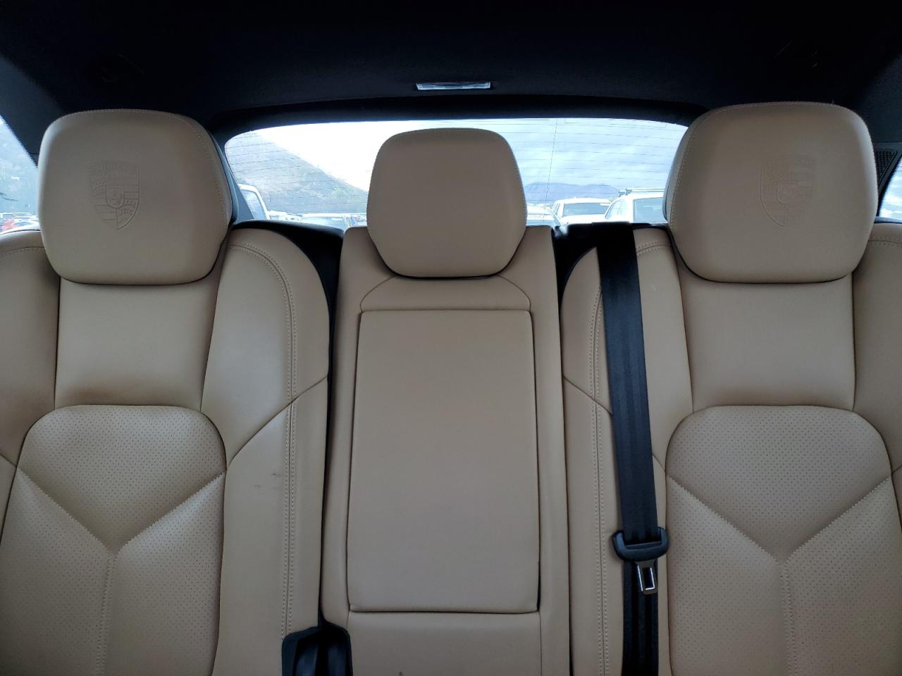 Porsche Cayenne Image 12