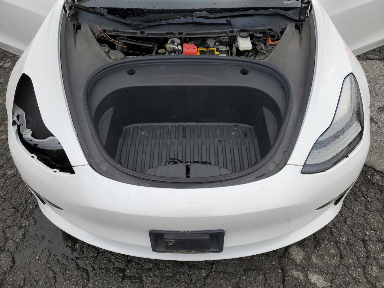 Tesla Model 3 Image 12