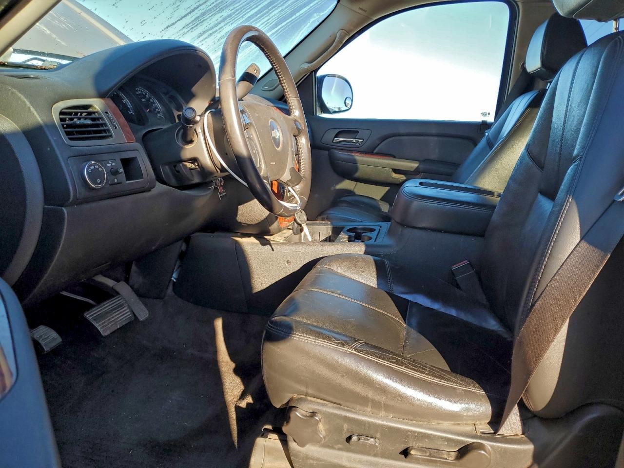 Chevrolet Tahoe C1500 Image 9