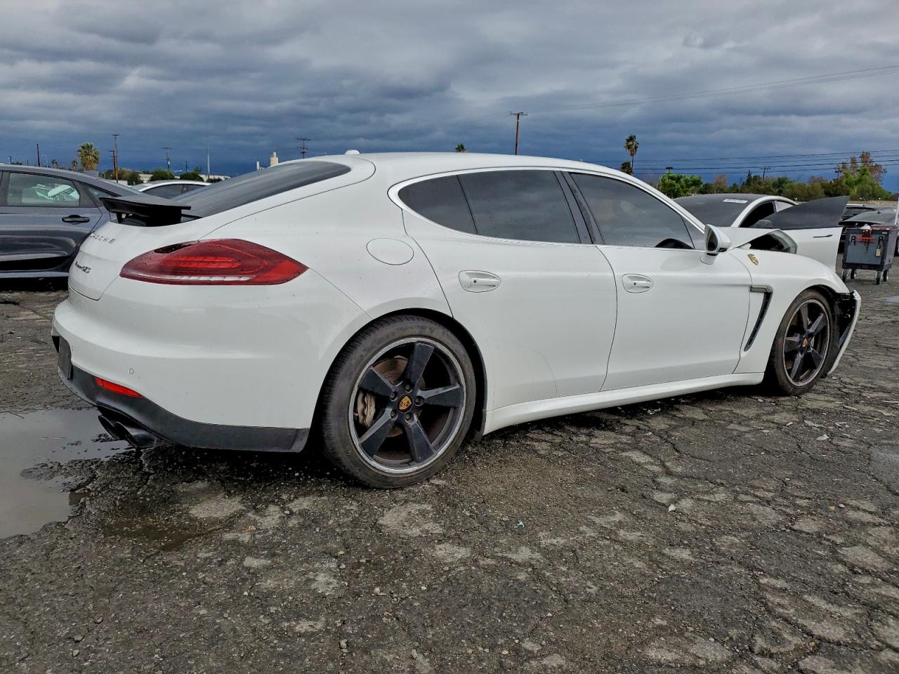 Porsche Panamera S Image 4