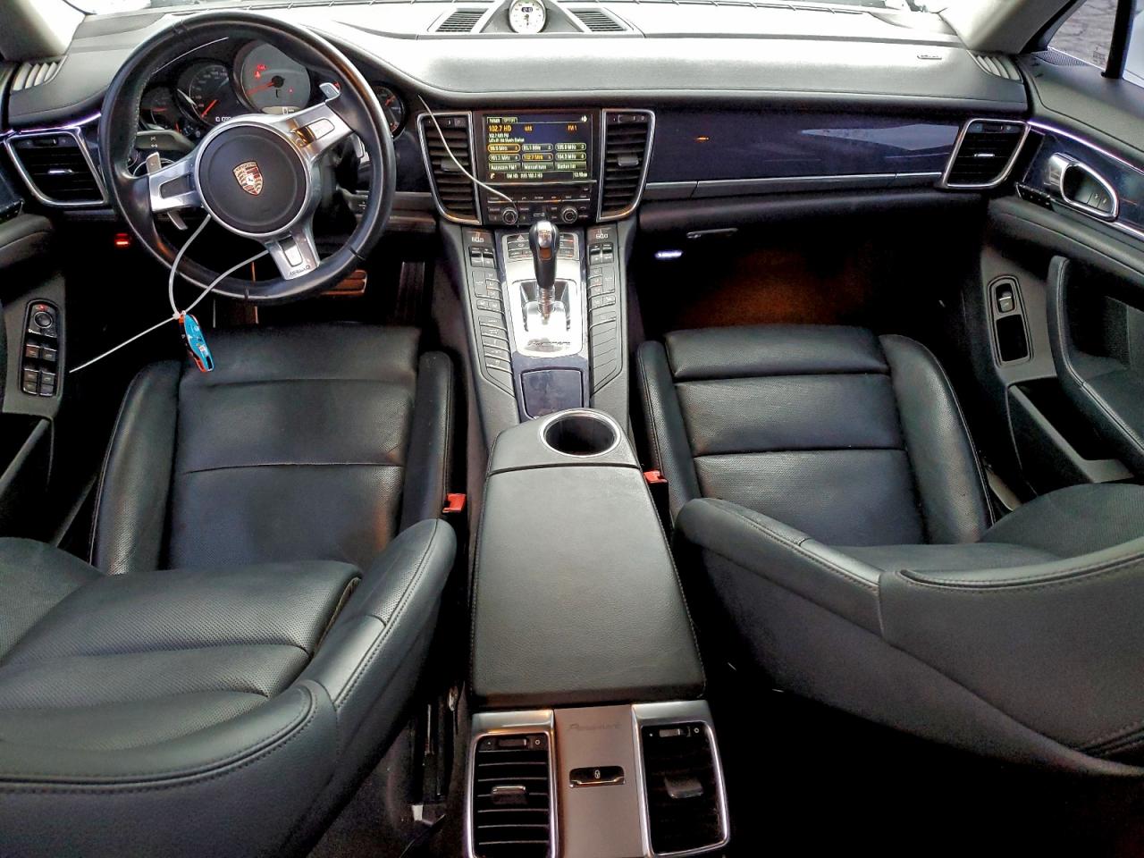 Porsche Panamera S Image 12