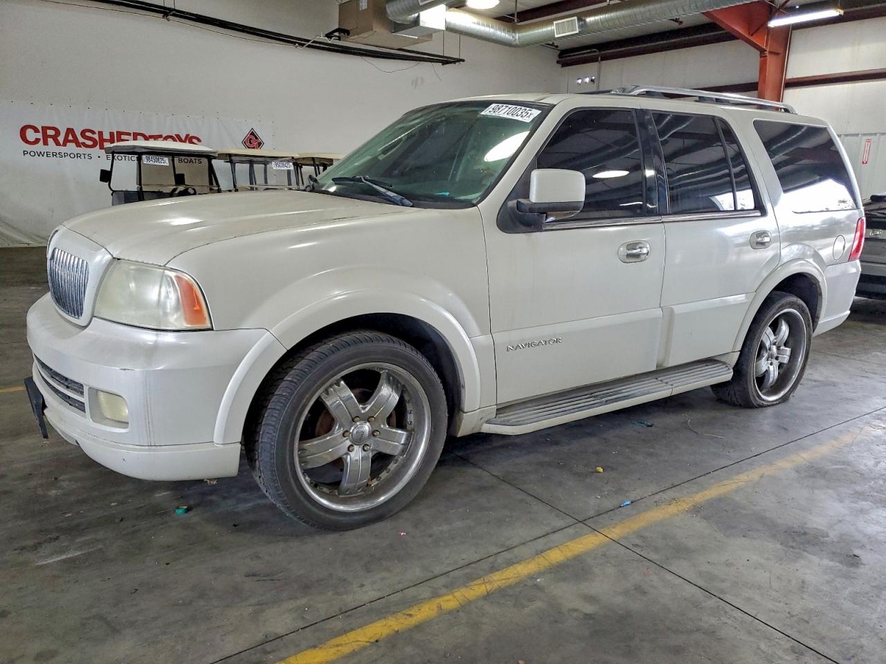 Lincoln Navigator Image 1
