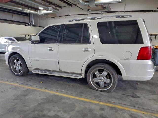 Lincoln Navigator Image 12