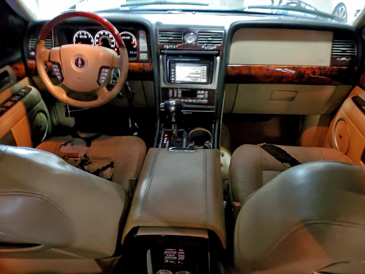 Lincoln Navigator Image 6