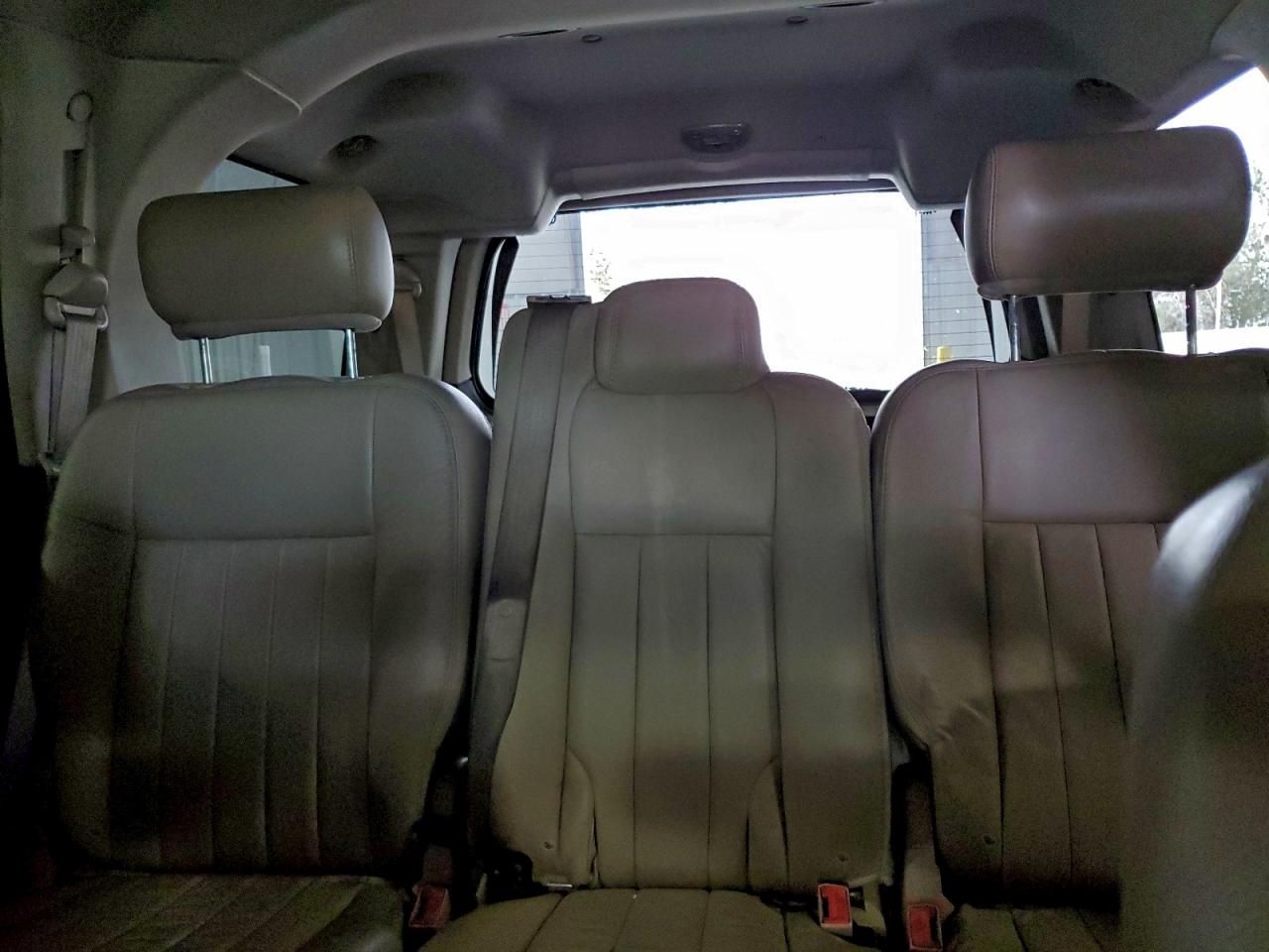 Lincoln Navigator Image 2