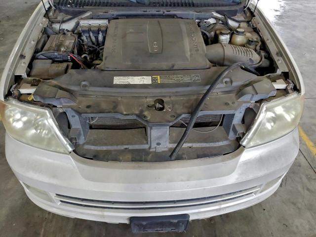 Lincoln Navigator Image 10