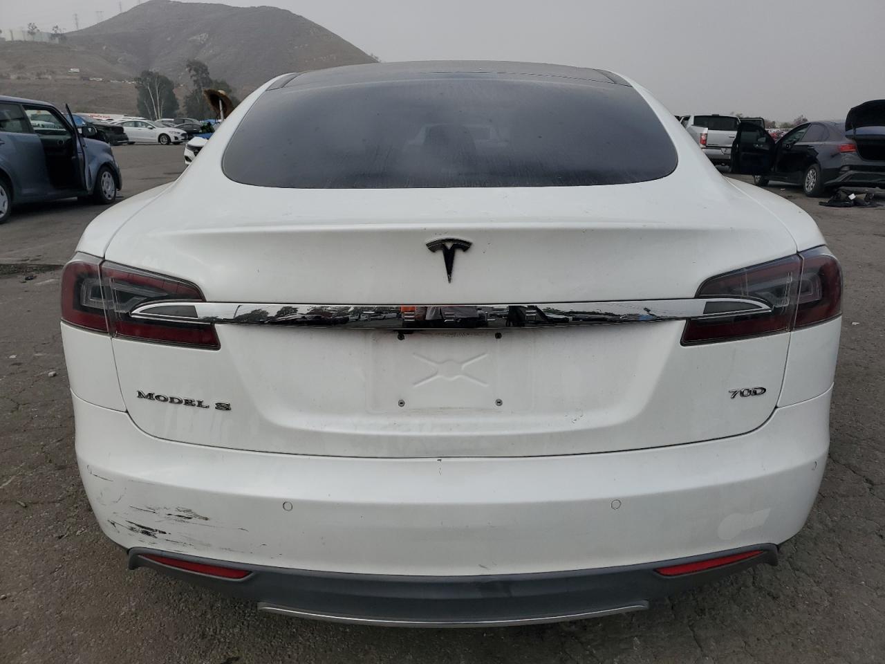 Tesla Model S 70d Image 6