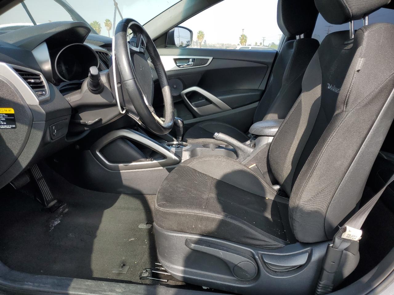 Hyundai VELOSTER Image 5