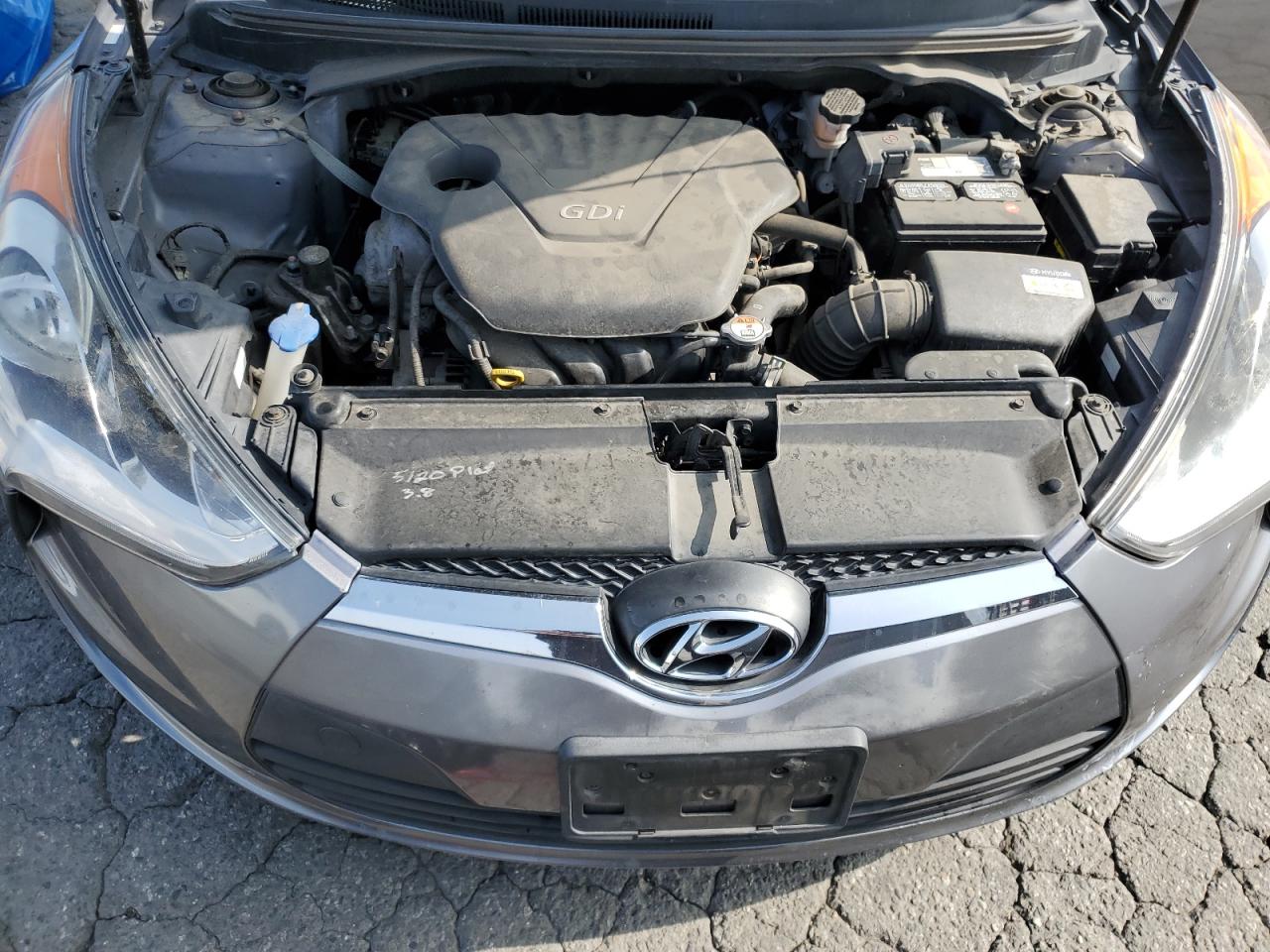 Hyundai VELOSTER Image 12