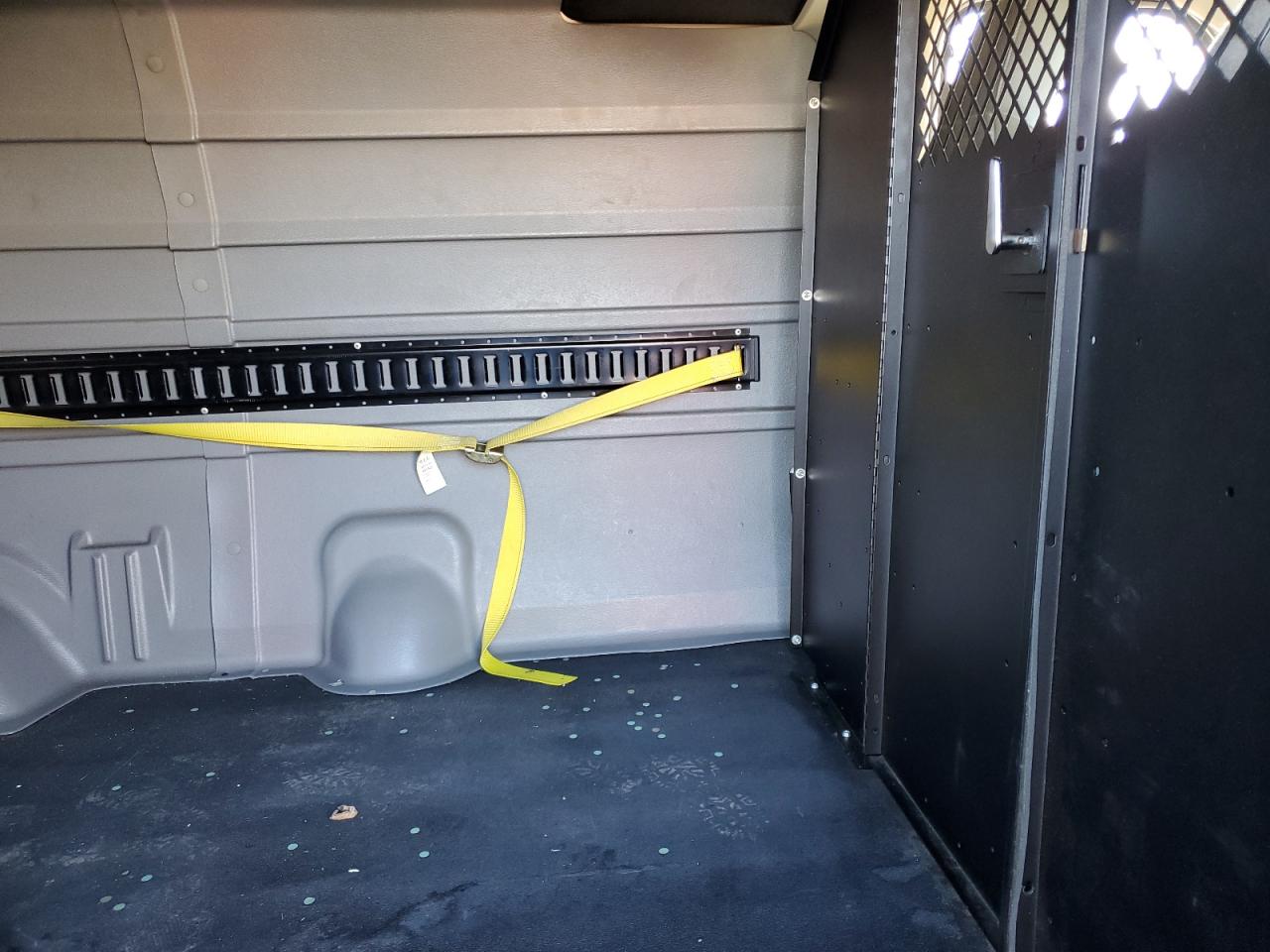 Ford E-150 E150 Van Image 7