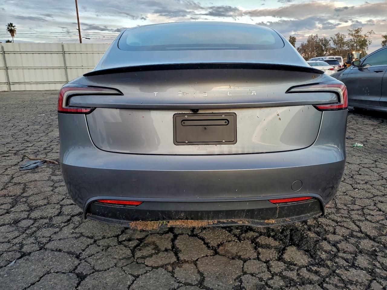Tesla Model 3 Image 4
