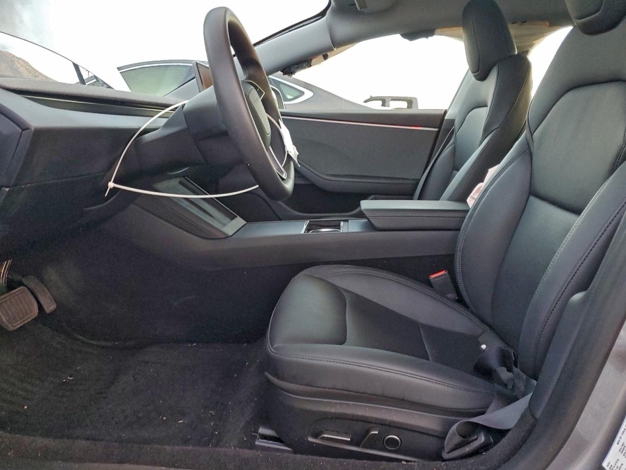 Tesla Model 3 Image 5