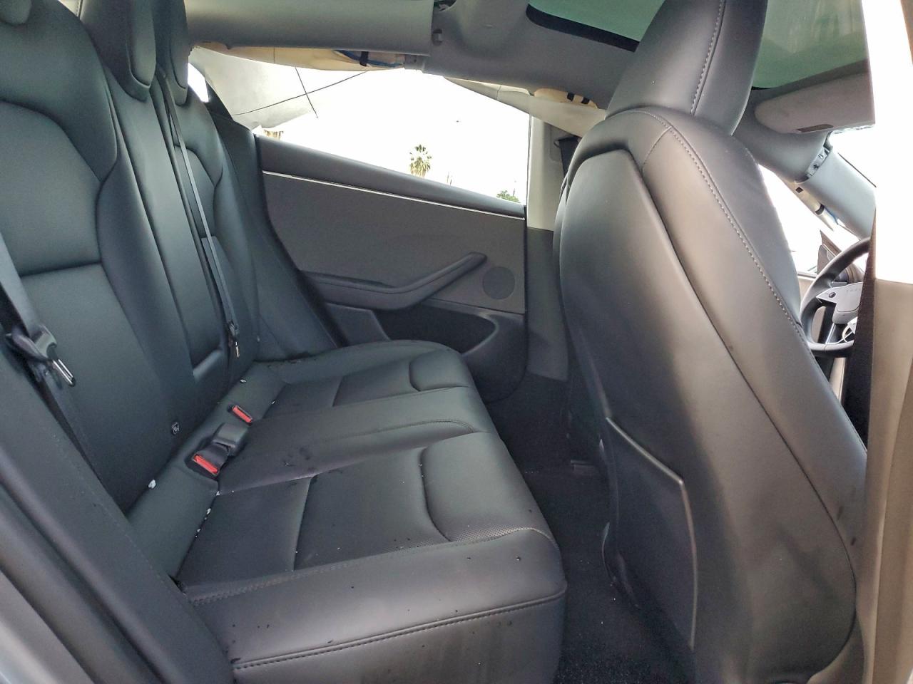 Tesla Model 3 Image 9