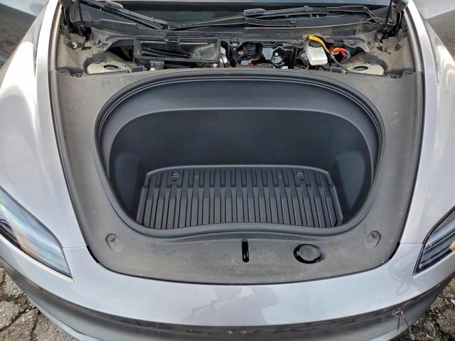 Tesla Model 3 Image 8