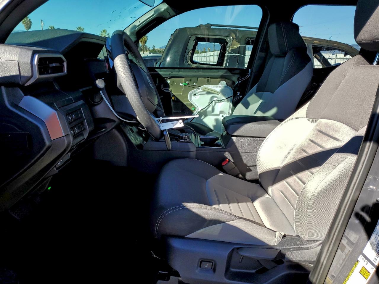 Toyota Tacoma Double Cab Image 2