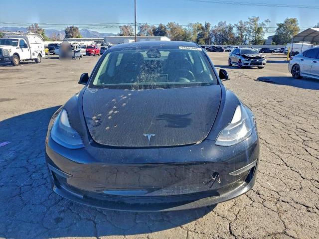 Tesla Model 3 Image 3