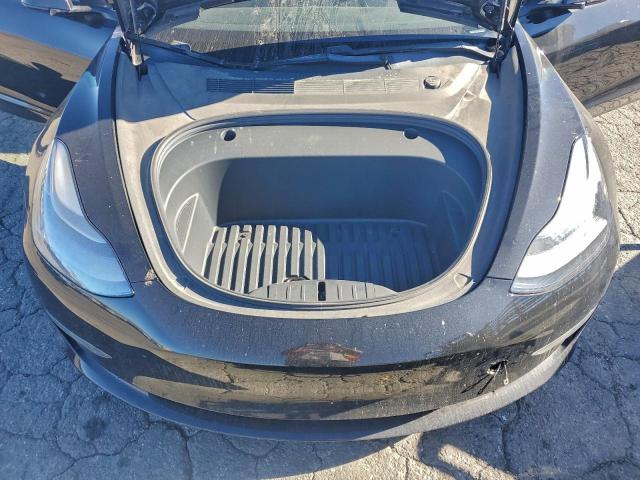 Tesla Model 3 Image 12