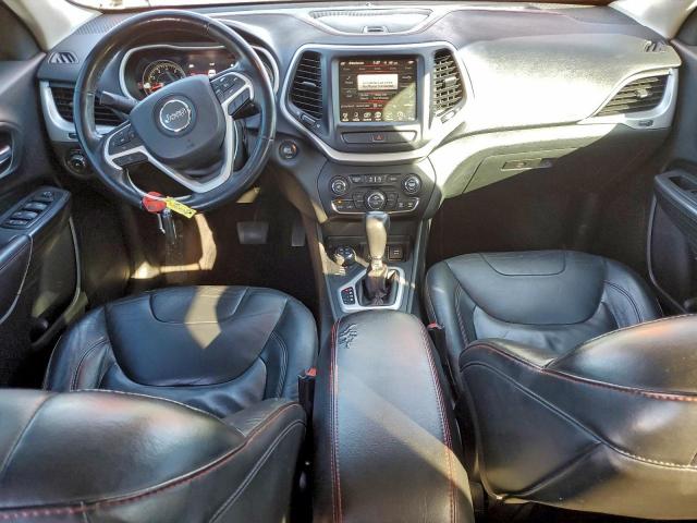 Jeep Cherokee Trailhawk Image 9