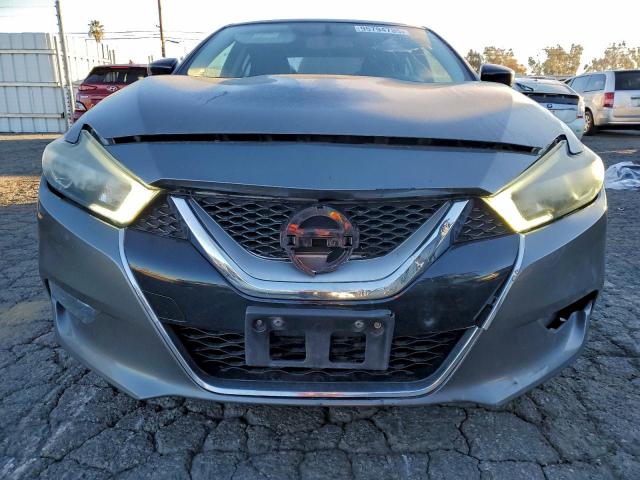 Nissan Maxima 3.5s Image 5