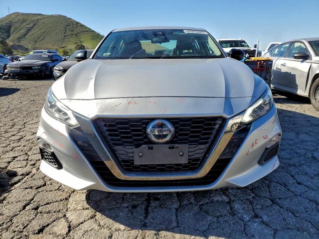 Nissan Altima Sr Image 2