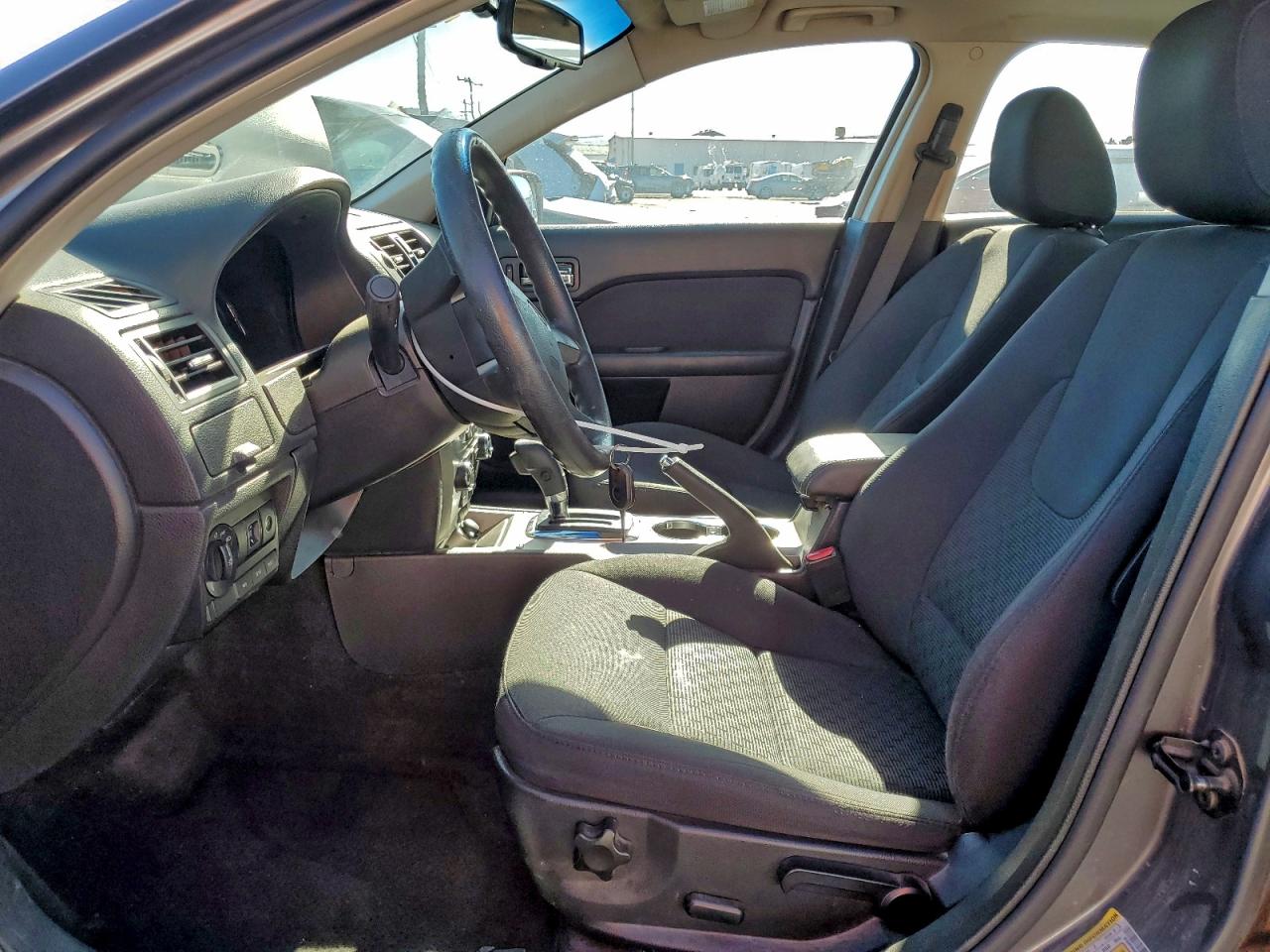 Ford Fusion Se Image 12