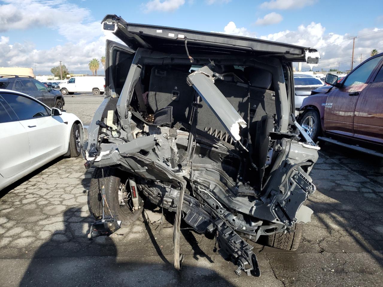 Jeep Wrangler Sahara 4xe Image 8