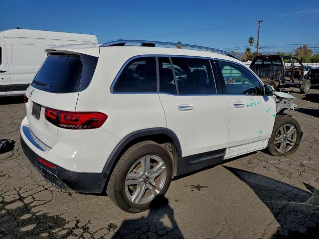 Mercedes-Benz GLB 250 Image 2